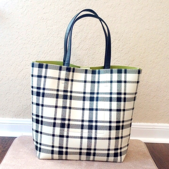 Boutique store Handbags - LARGE BLACK & WHITE PLAID TOTE